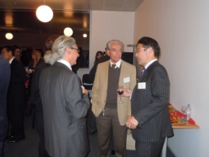 写真：協力協定締結後のレセプション