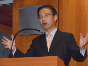 写真：パリ地域経済開発局（ARD）との産業協力協定