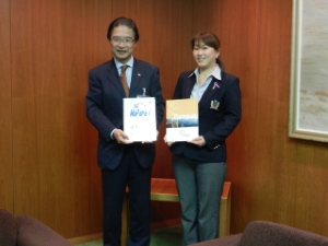 写真:JICA青年海外協力隊 加瀬公恵さんと