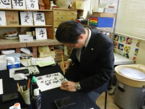 写真:第37回さくら児童館作品展示会鑑賞