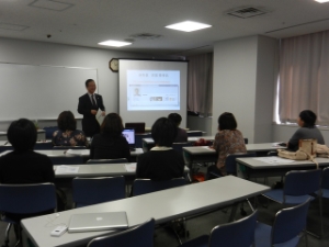 写真:三重子育てITフォーラム2012&地域セミナー挨拶