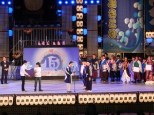 写真:「安濃津よさこい」ファイナル・市長賞プレゼンター