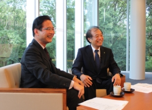 写真：津市総合計画審議会　武田保雄会長との対談2