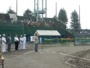 写真：第32回三重テレビ旗・中日新聞杯争奪リトルリーグ野球大会挨拶