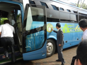 写真：津市中学生震災ボランティア・中学生交流事業出発見送り