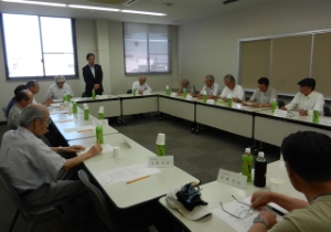 写真：自治会連合会久居支部役員との意見交換