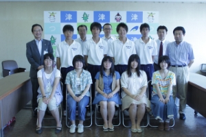 写真：津西高等学校の皆さんと