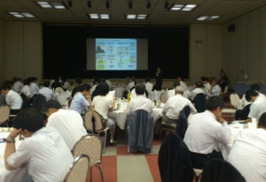 写真：第22回内田塾　講演