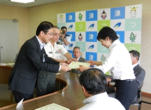 写真：自衛官募集相談員委嘱式