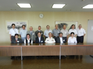 写真：自衛官募集相談員の皆さんと