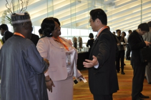 写真：南アフリカのドラミニ・ムボムベラ市長と