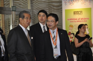 写真：石原・東京都知事と