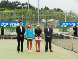 写真：COCOPA Cup三重国際女子オープンテニス2012決勝戦開会式挨拶