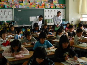 写真：千里ケ丘小学校訪問1