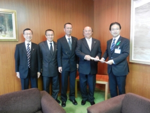 写真：津ライオンズクラブから東日本大震災瓦礫受入のお願い