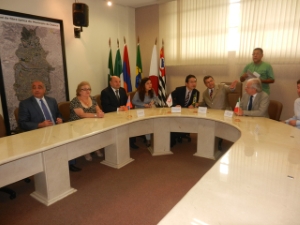 写真：エミジオ・デ・ソウザオザスコ市長との会談1