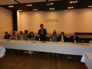 写真：ブラジル三重県人文化援護協会　前田ネルソン会長との会談1