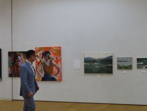 写真：三重県洋画協会展 鑑賞