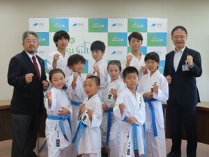 写真：空手道選手権大会 出場選手来訪