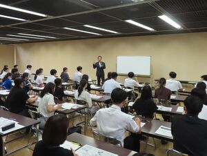 写真：2年目職員研修 講話