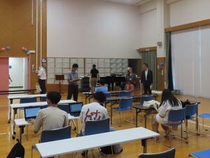 写真:みえ四葉ヶ咲中学校 訪問