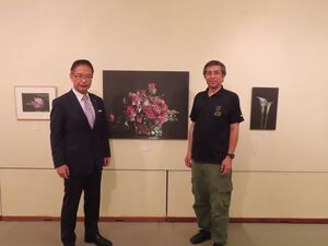 写真：小泉哲也さん個展 鑑賞