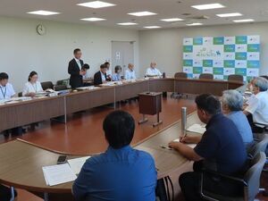 写真：津市人権・同和教育研究協議会役員との懇談会