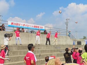 写真：ビーチバレーin御殿場2025 始球式