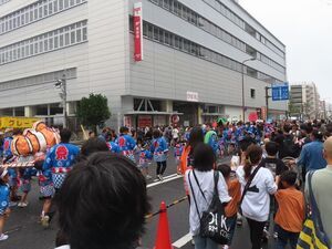 写真：津まつり 津中央郵便局前会場他1