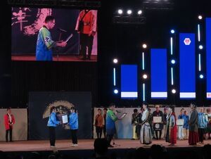 写真：安濃津よさこいファイナル市長賞プレゼンテーター