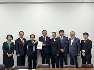 写真：南北縦貫道路建設促進同盟会要望活動（財務省主計局）