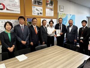 写真：南北縦貫道路建設促進同盟会 要望活動（国土交通省）