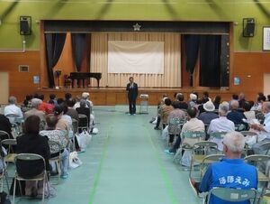 写真：10月5日開催 地区敬老会 挨拶3