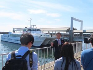 写真：高速船フェニックス 見送り