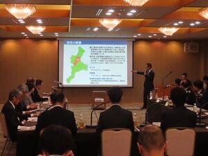 写真：まちづくり・住まいづくりに関する市町村長との意見交換会