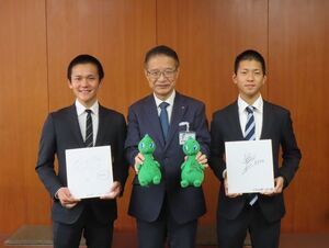 写真：日本モーターボート選手会三重支部新人レーサー 来訪