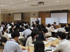 写真：新任主査研修 講話1