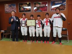 写真：全日本中学女子軟式野球大会 準優勝報告