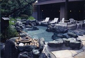 写真:やすらぎの湯の露天風呂