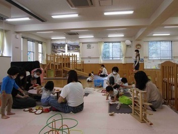 写真:おやこひろばたかたん ひろばの様子