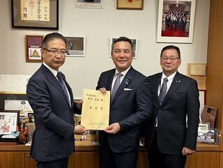 写真：鈴木英敬衆議院議員