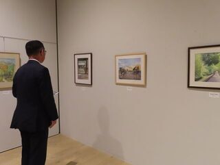 写真：第21回水彩画スケッチ白雅会展 鑑賞