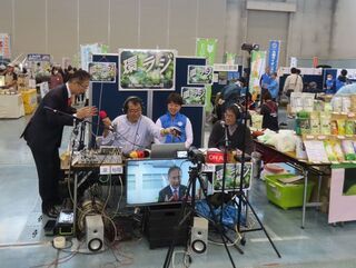 写真:つ・環境フェスタ2025 挨拶、表彰4