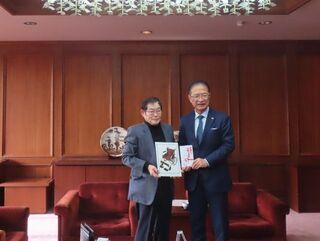 写真:夢の会からの寄附贈呈式