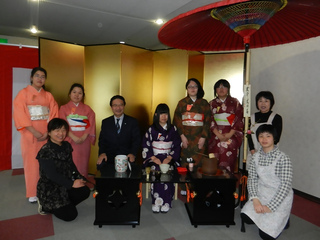 写真:白山高等学校茶道部によるお茶席