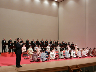 写真:平成23年度津市民文化祭 三曲部門「箏・尺八による日本の調べ」挨拶
