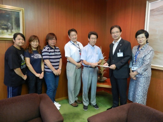 写真:津市学童保育連絡協議会 内藤直樹会長ほか役員来訪