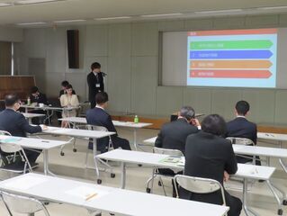 写真:政策課題研修 政策提案報告会