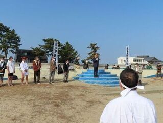 写真:泅水術観海流 寒中水泳 挨拶