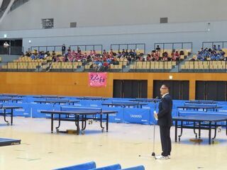 写真:津市・鎮江市友好都市提携40周年記念 第36回鎮江杯争奪卓球大会 挨拶